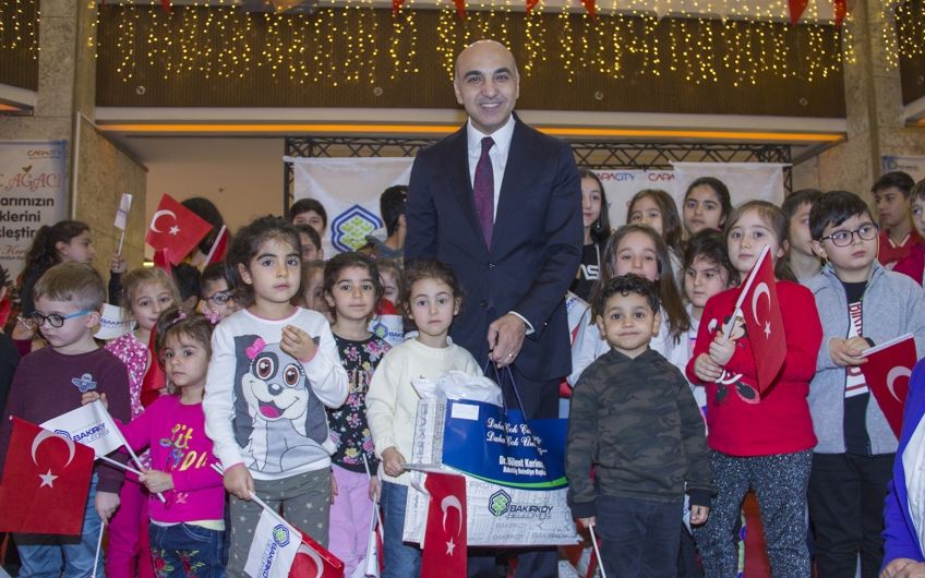 Bakırköy’de Çocuklar Yeni Yıl Dileklerine Kavuştu