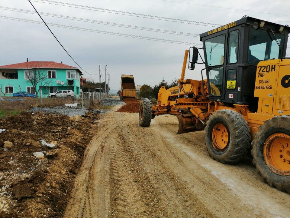 Fen İşleri Ekipleri Çalışmalarını Sürdürüyor